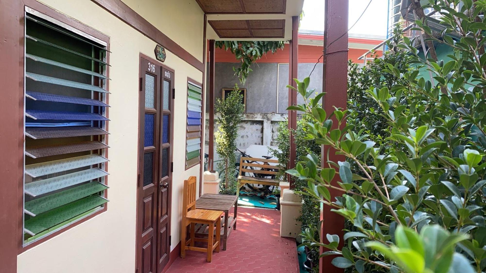 Golden Triangle Palace Hotel Chiang Rai Ngoại thất bức ảnh